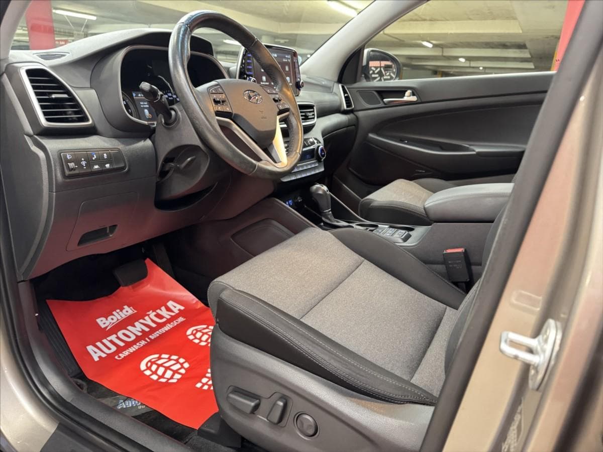 2019 Hyundai TUCSON - 16