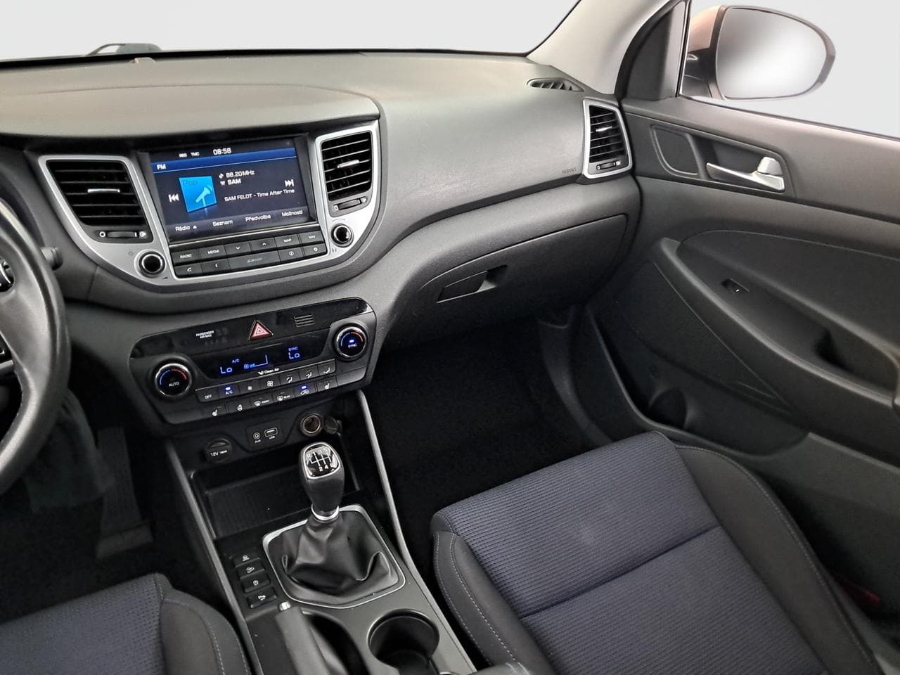 2016 Hyundai TUCSON - 16