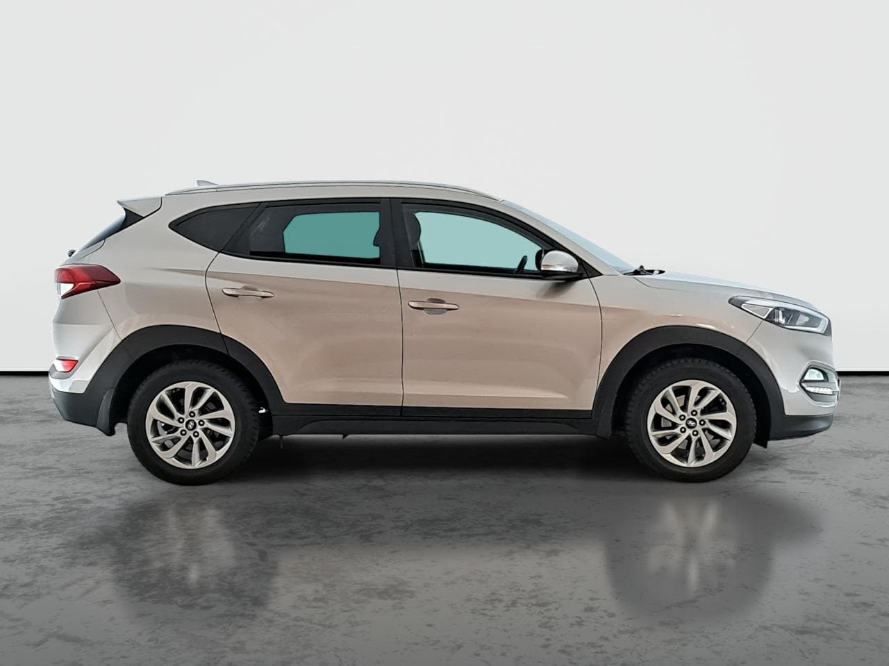 2016 Hyundai TUCSON - 12