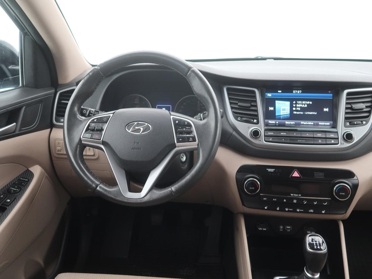 2016 Hyundai TUCSON - 9