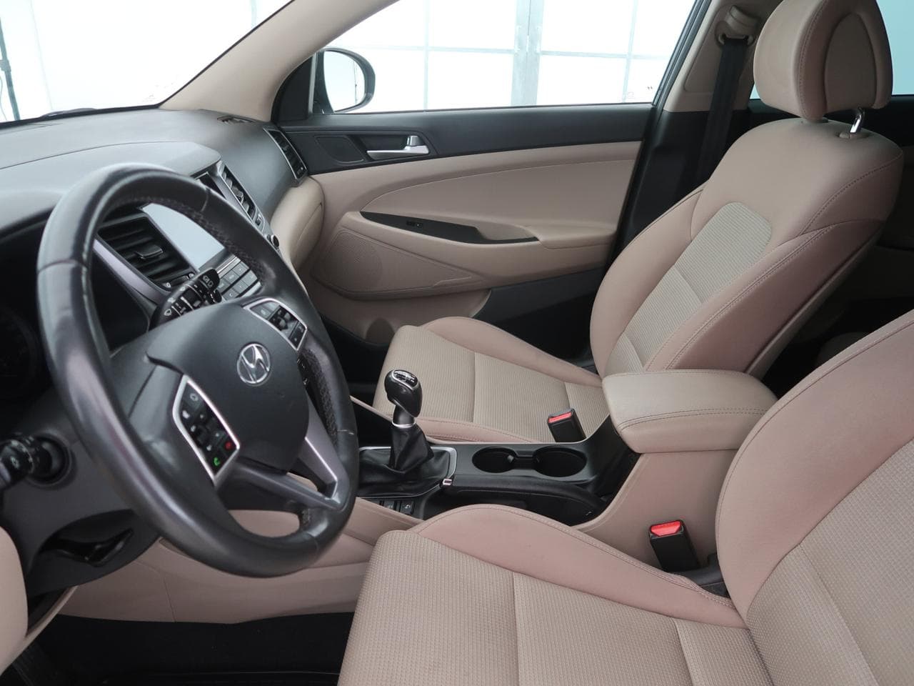 2016 Hyundai TUCSON - 16