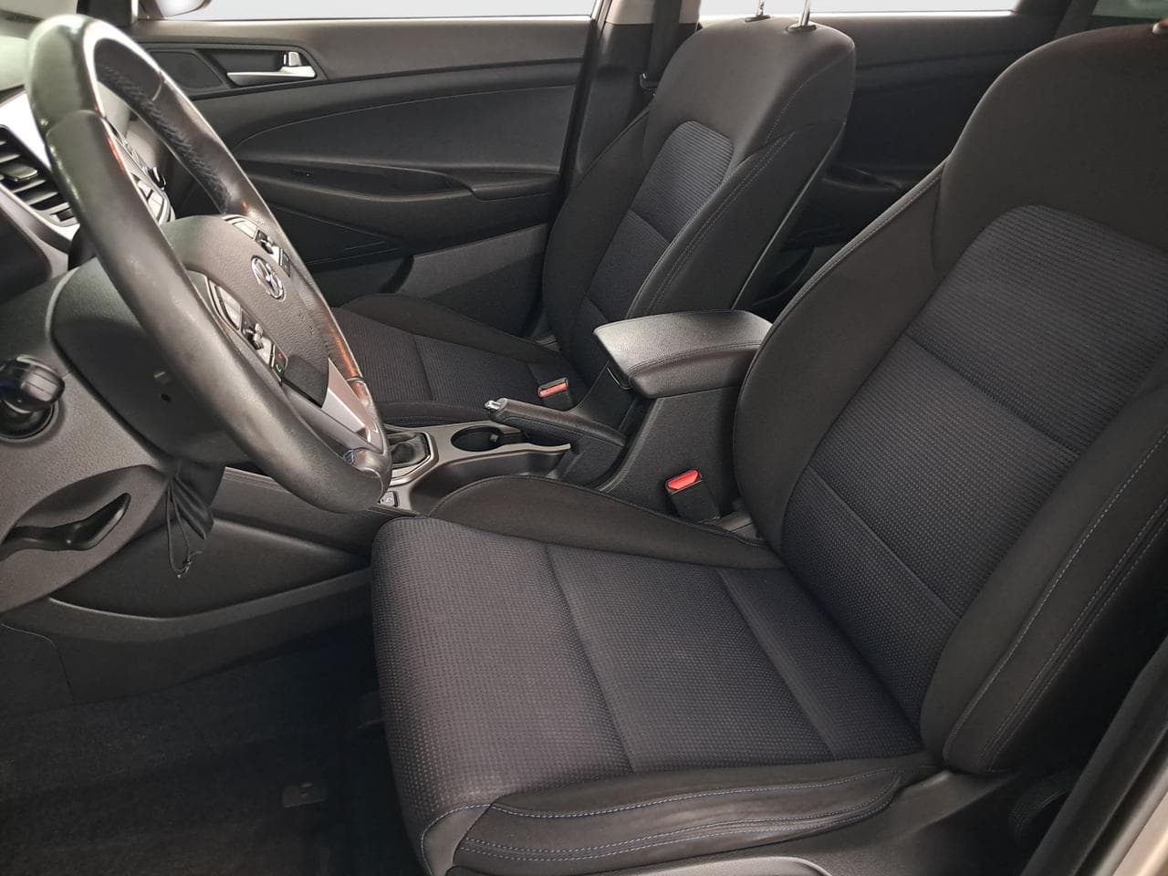 2016 Hyundai TUCSON - 16
