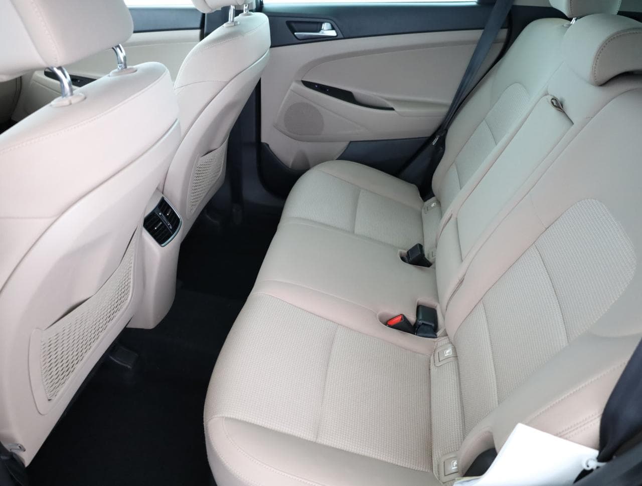 2017 Hyundai TUCSON - 12