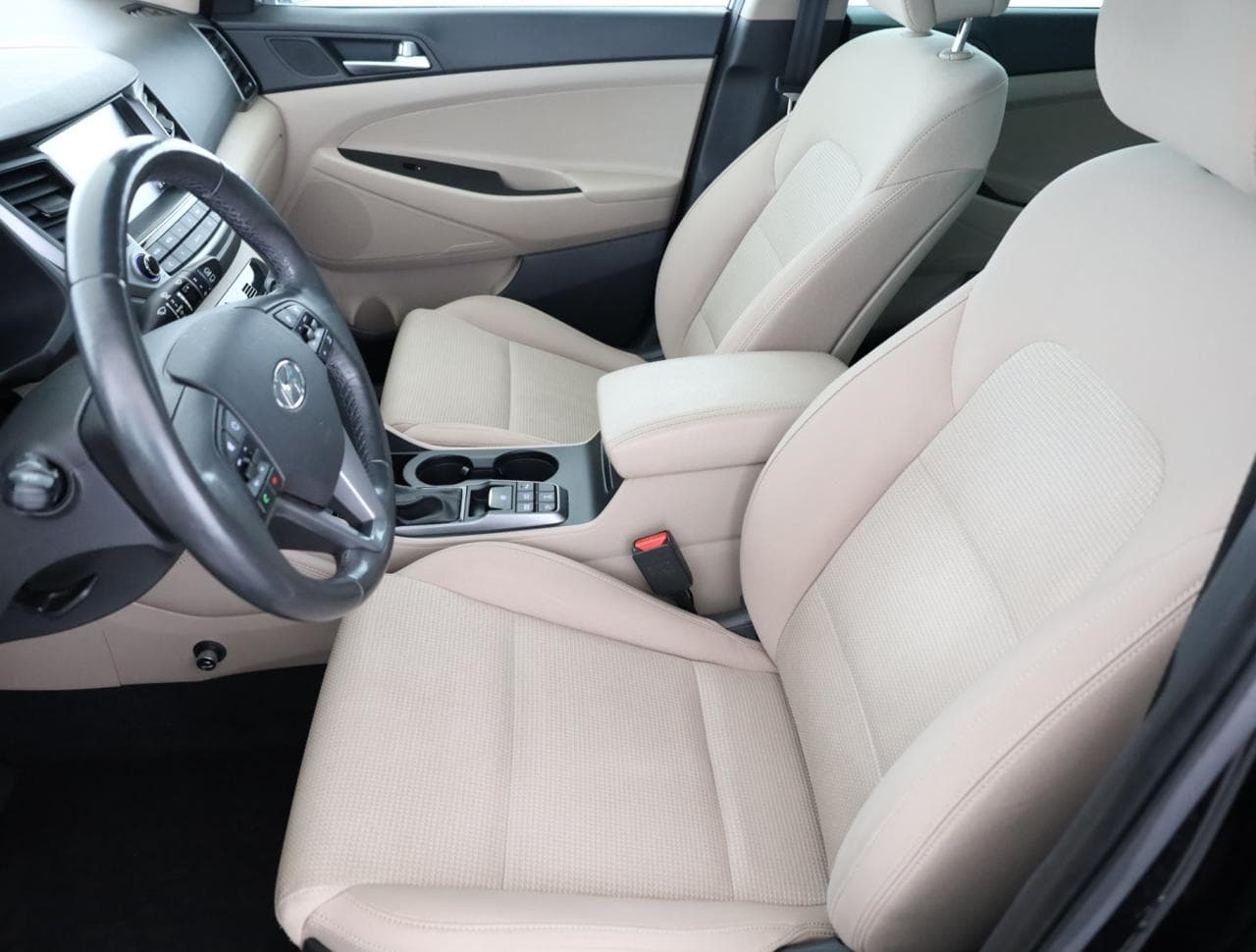 2017 Hyundai TUCSON - 13