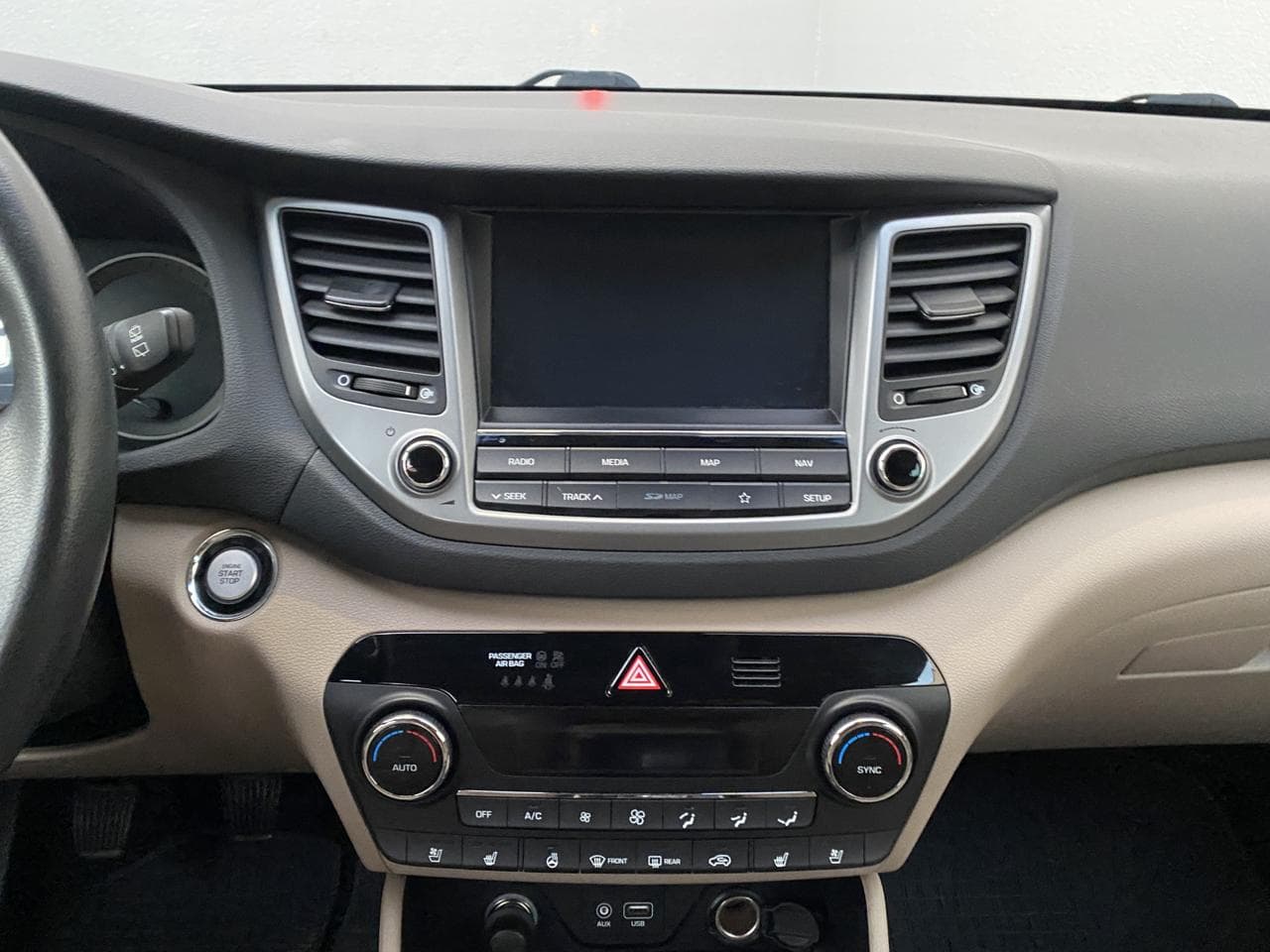 2017 Hyundai TUCSON - 12