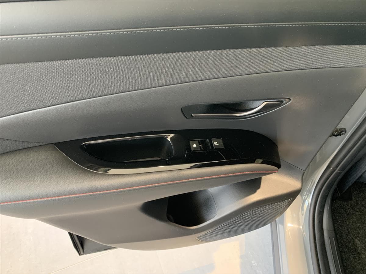 2025 Hyundai TUCSON - 17