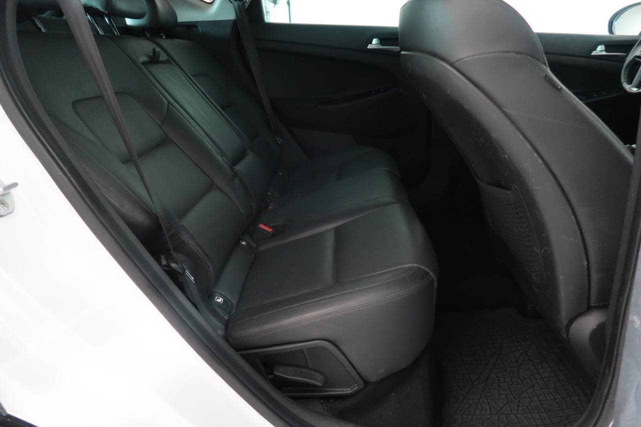 2015 Hyundai TUCSON - 13