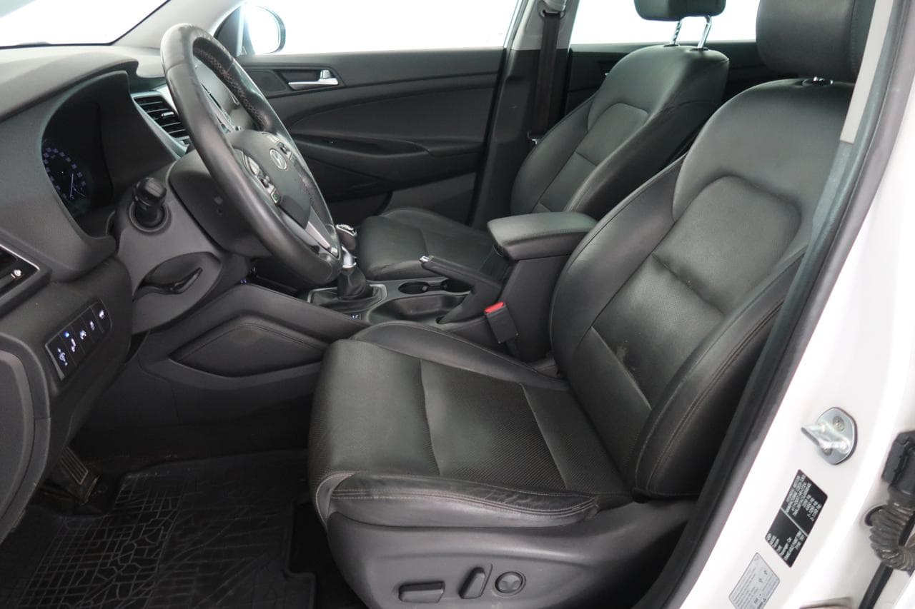 2015 Hyundai TUCSON - 16