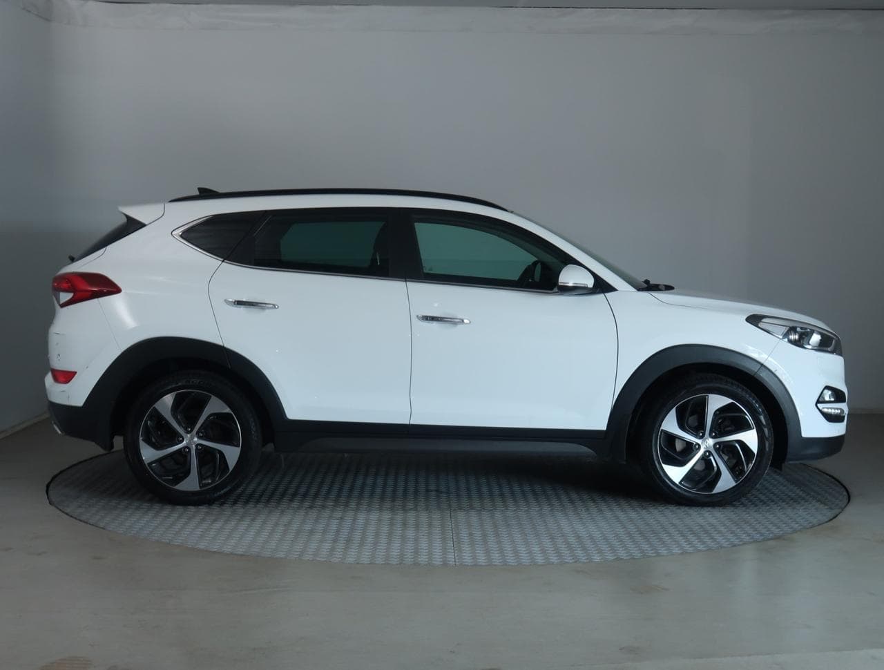 2015 Hyundai TUCSON - 8