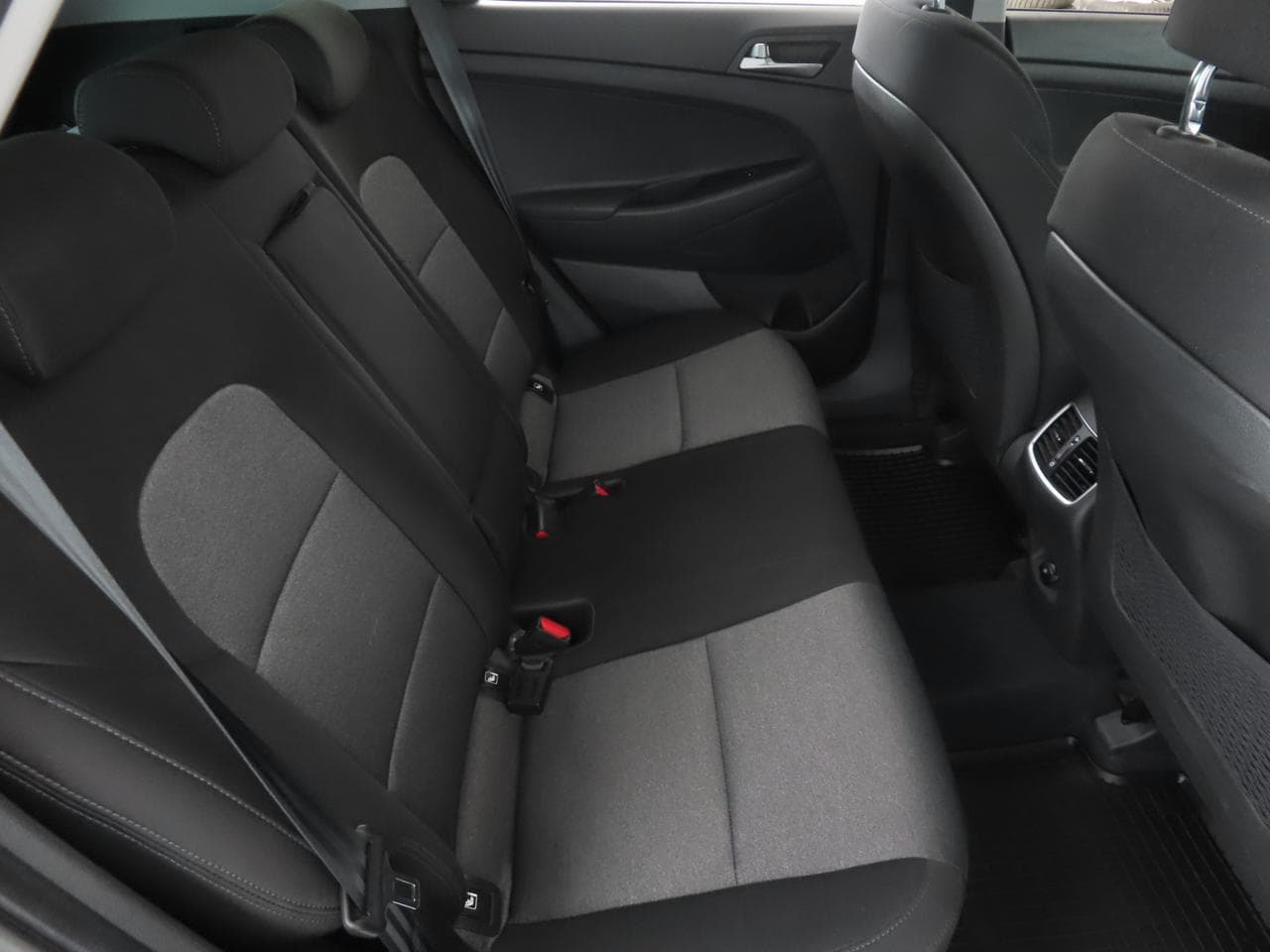 2019 Hyundai TUCSON - 13