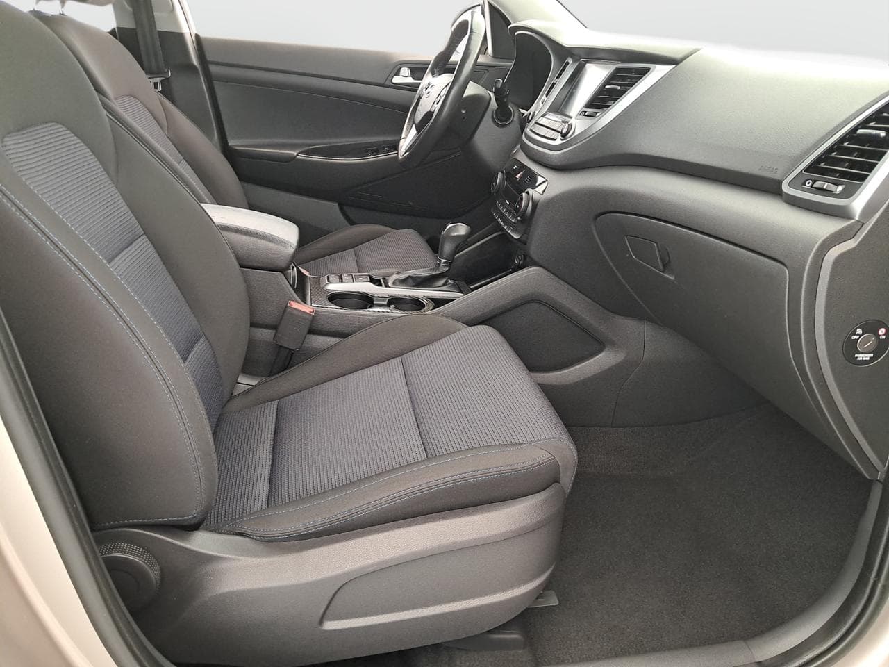 2016 Hyundai TUCSON - 12