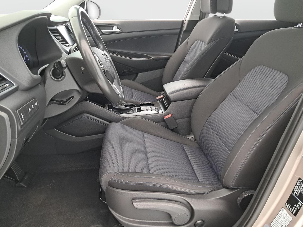 2016 Hyundai TUCSON - 16