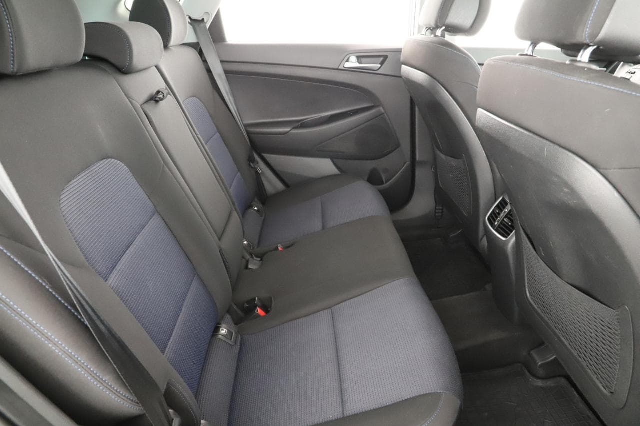 2016 Hyundai TUCSON - 11