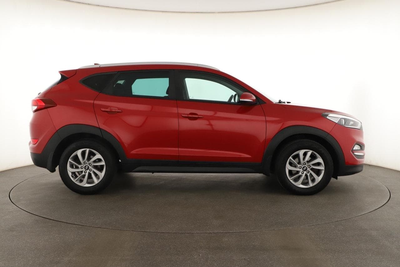 2016 Hyundai TUCSON - 8