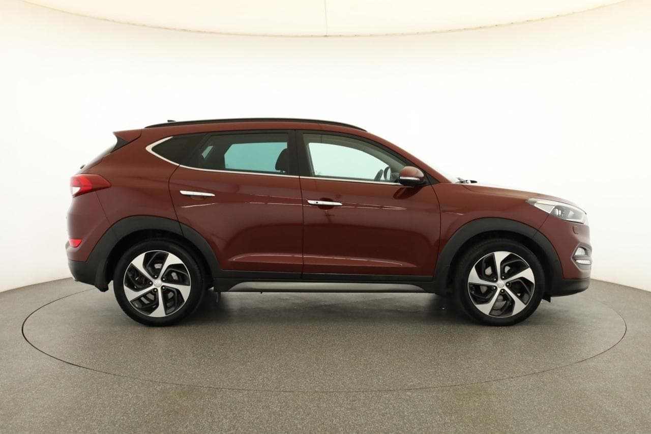2016 Hyundai TUCSON - 8