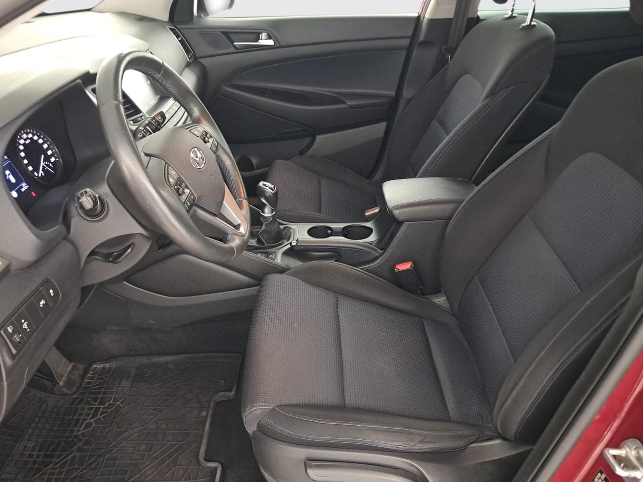 2017 Hyundai TUCSON - 16