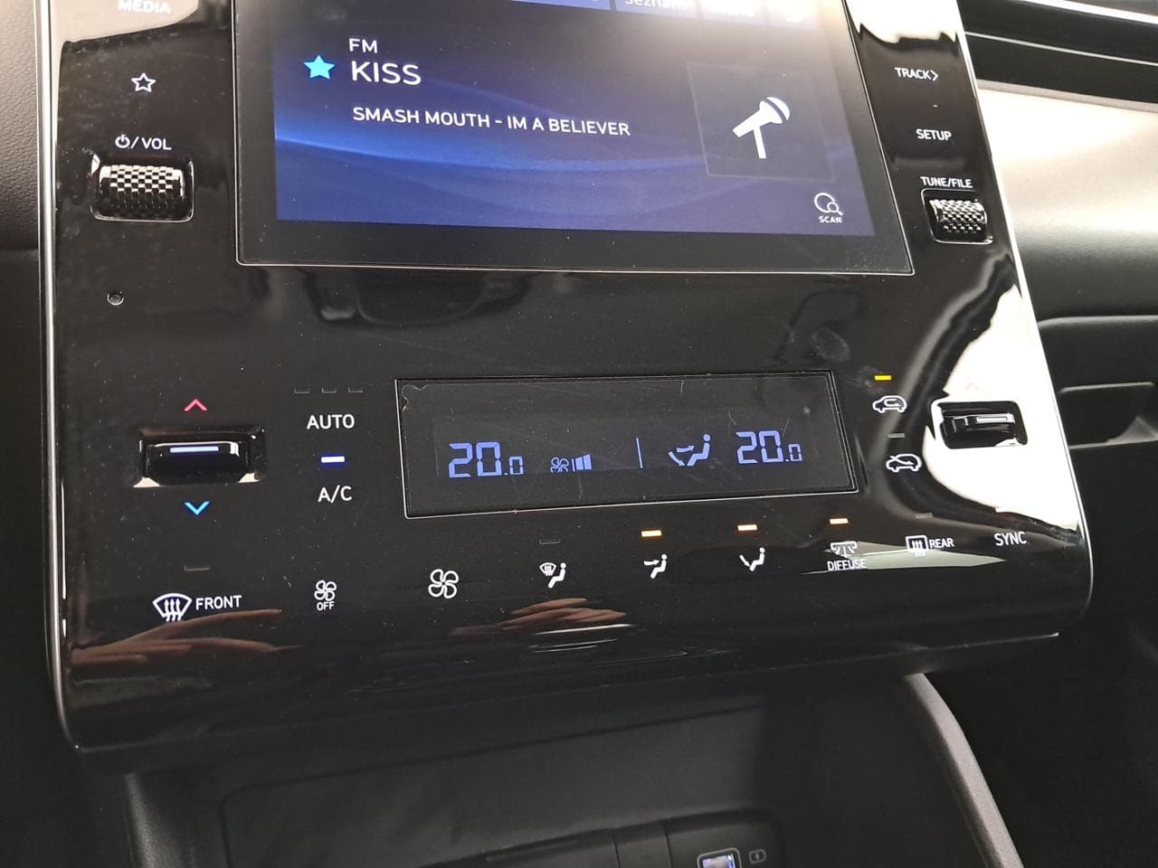 2022 Hyundai TUCSON - 19
