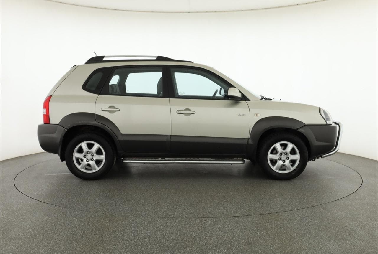 2005 Hyundai TUCSON - 8