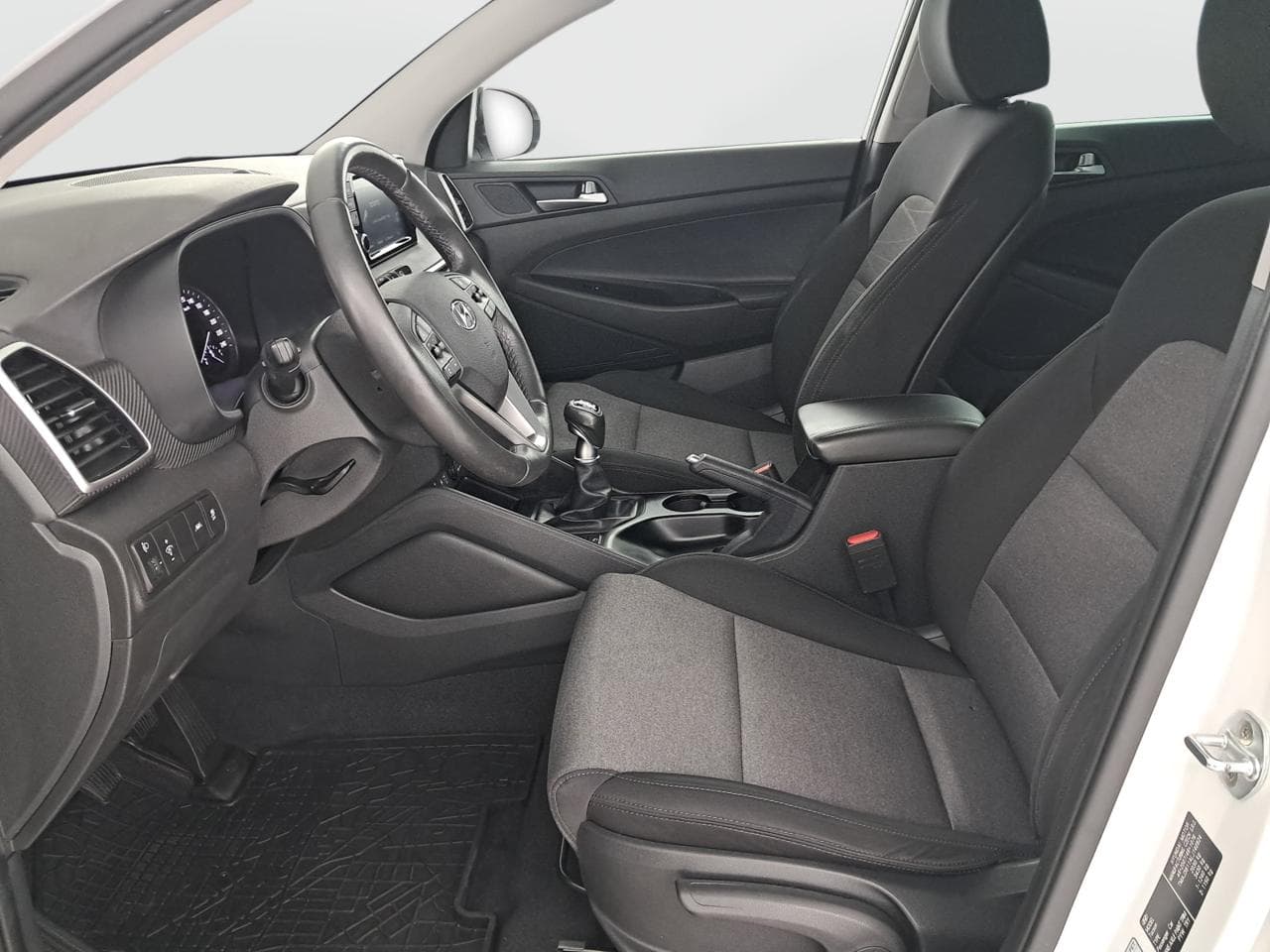 2020 Hyundai TUCSON - 16