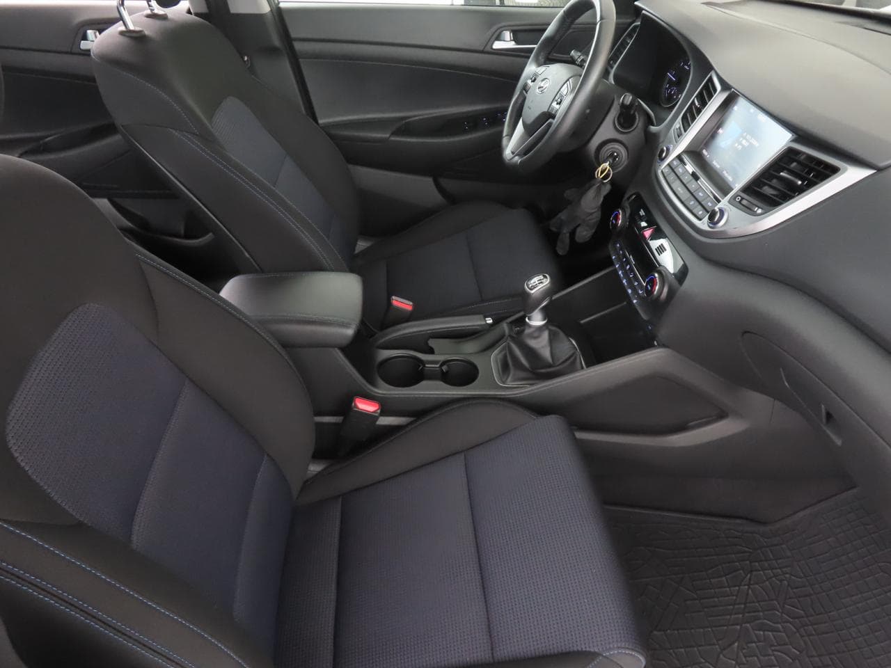 2017 Hyundai TUCSON - 12