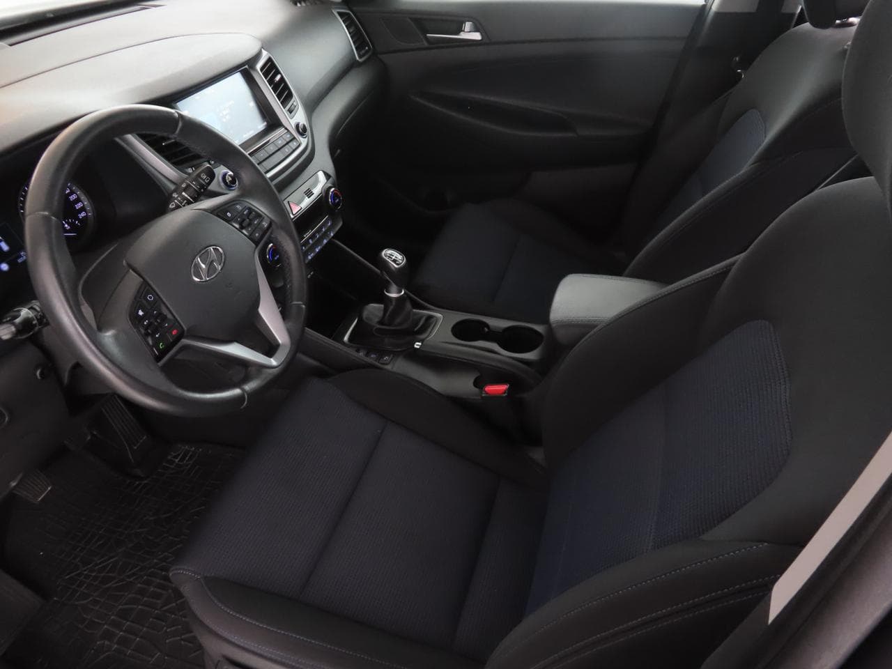 2017 Hyundai TUCSON - 16