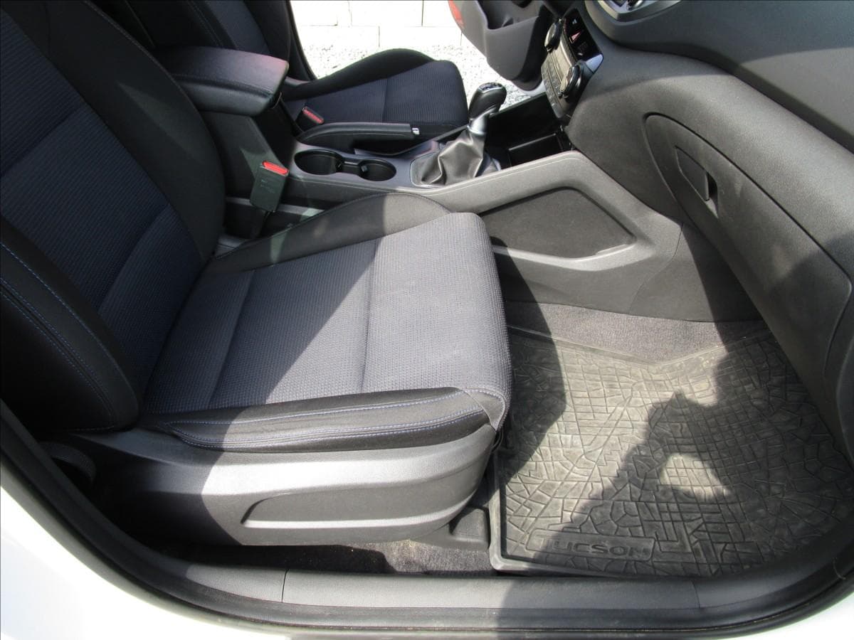 2017 Hyundai TUCSON - 17