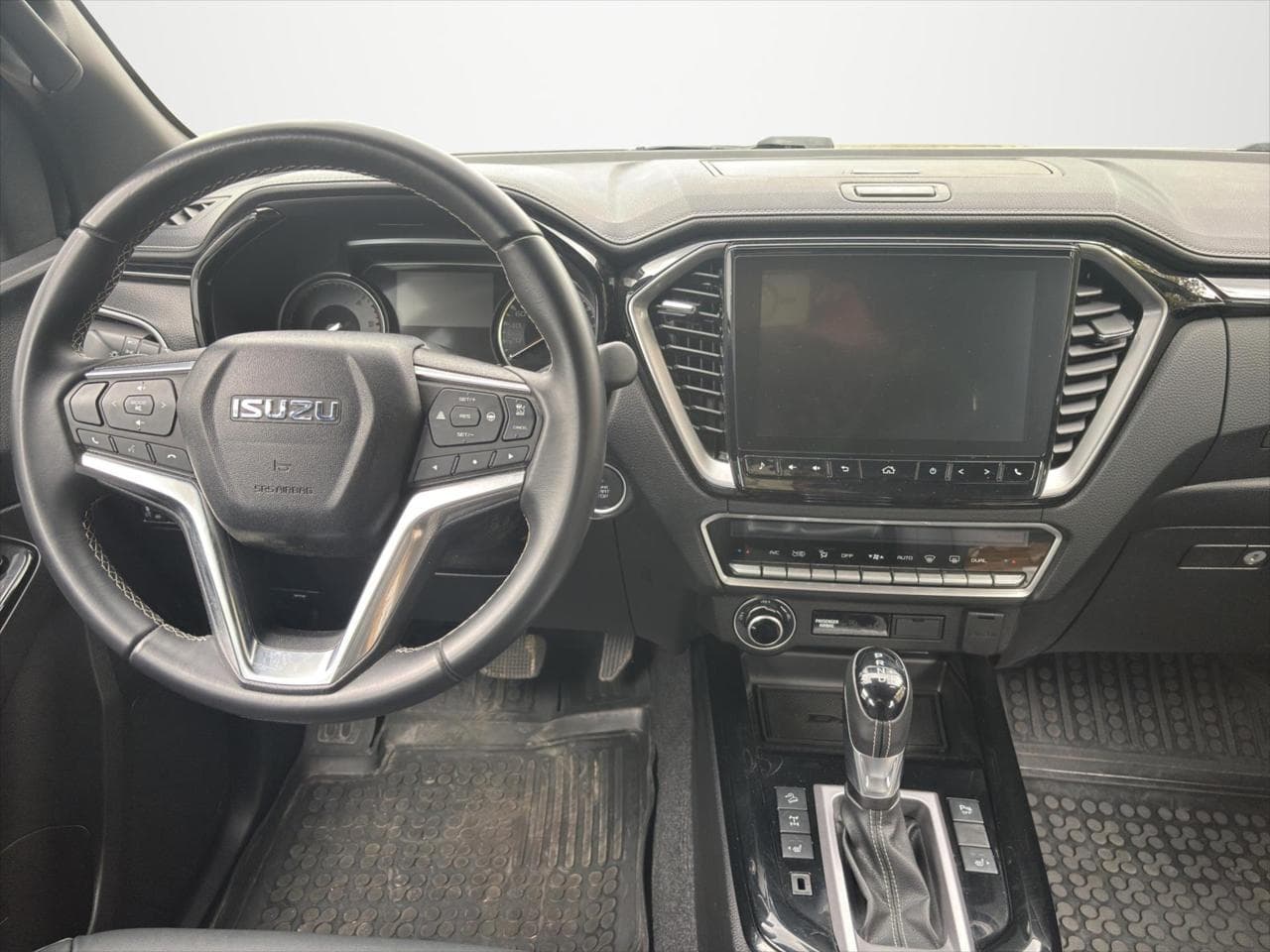 2024 Isuzu D-MAX - 13