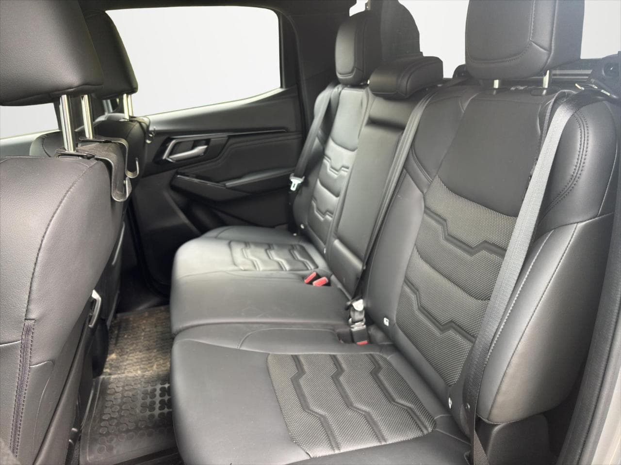 2024 Isuzu D-MAX - 10