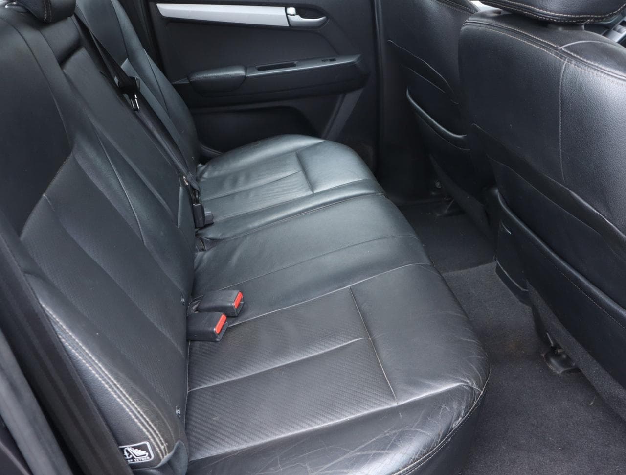 2017 Isuzu D-MAX - 13