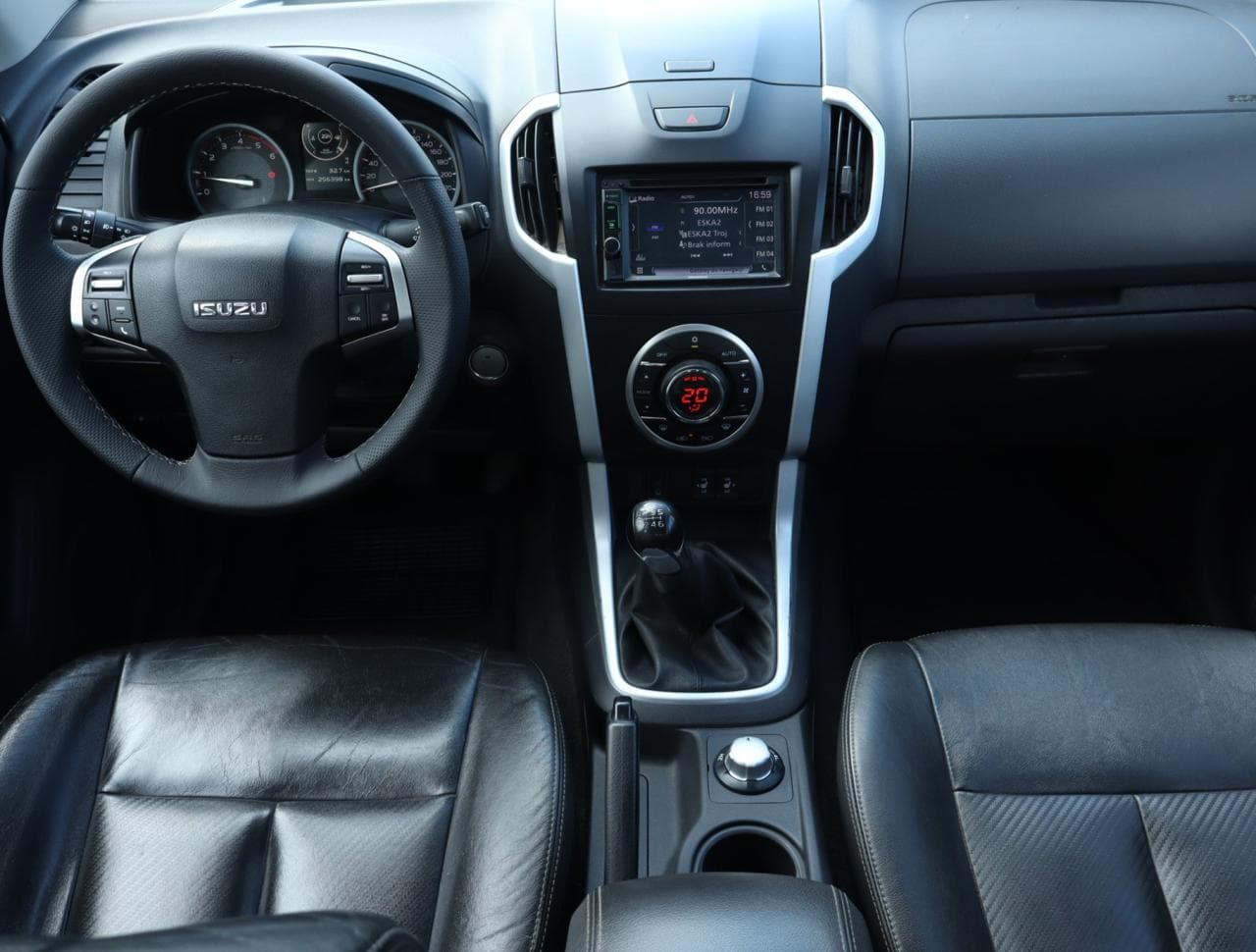 2017 Isuzu D-MAX - 10