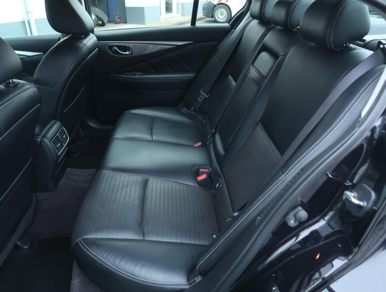 2016 Infiniti Q50 - 15