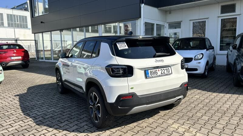 2024 Jeep AVENGER - 5