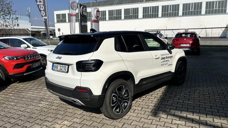2024 Jeep AVENGER - 7