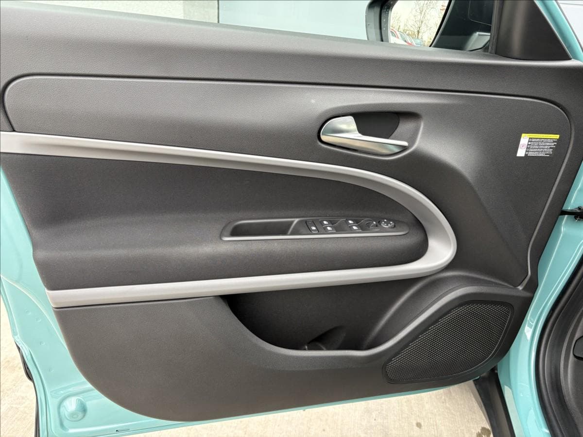 2024 Jeep Avenger - 35