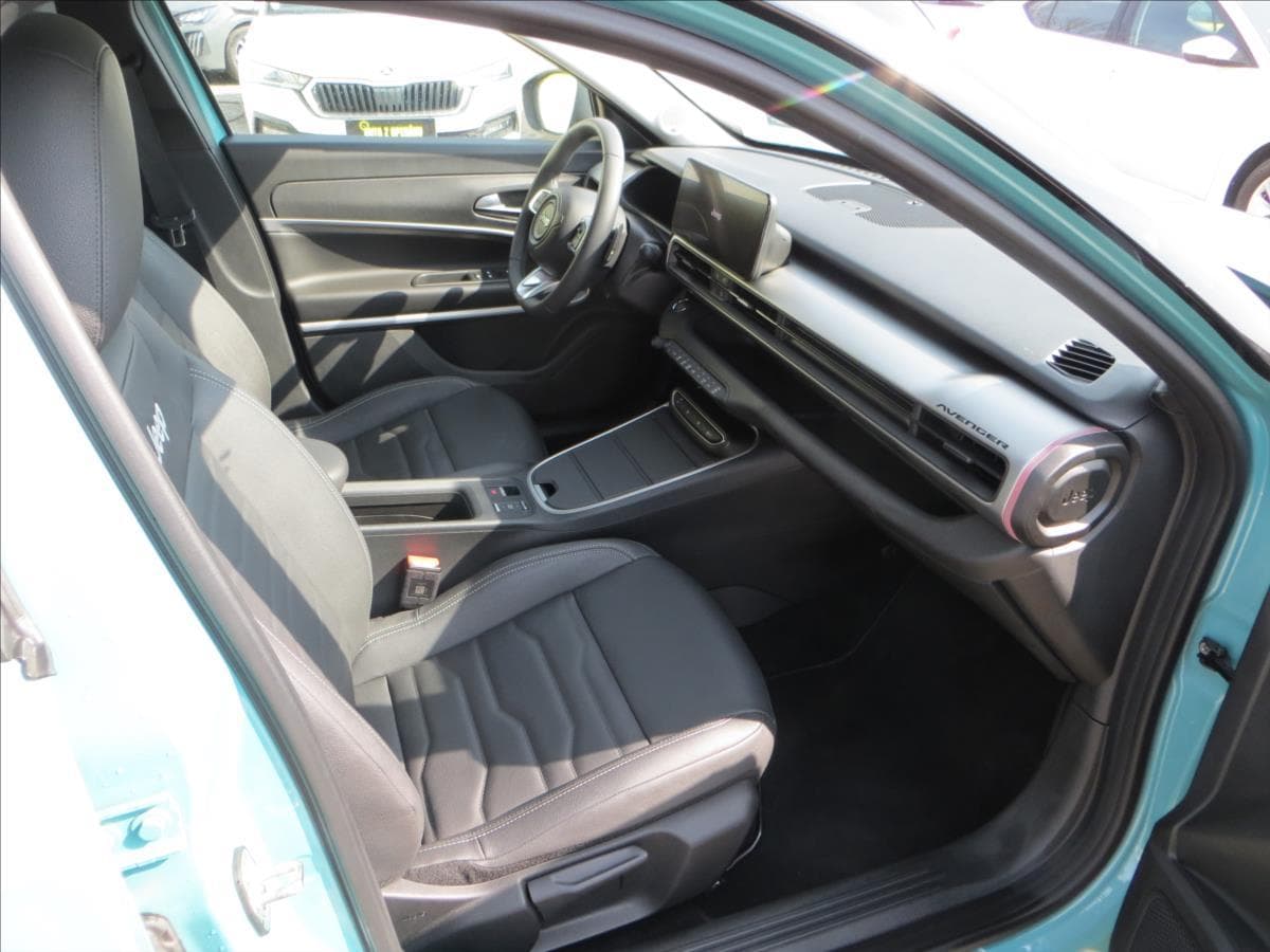 2024 Jeep Avenger - 21