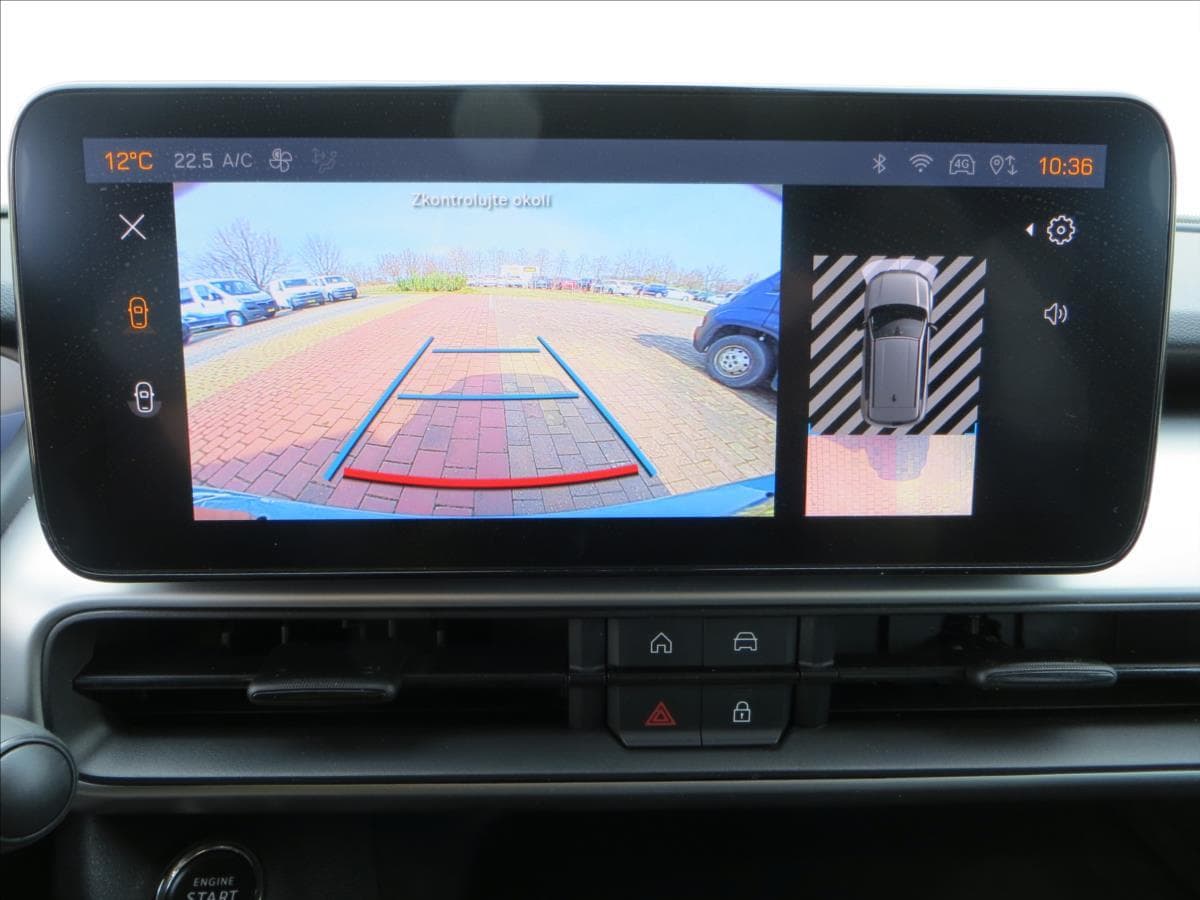 2024 Jeep Avenger - 39