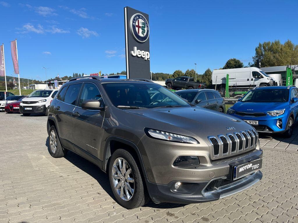 2019 Jeep Cherokee - 2