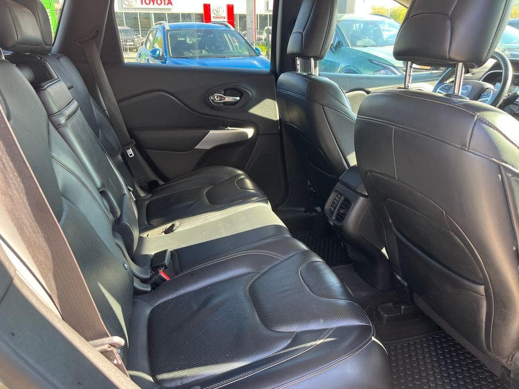 2019 Jeep Cherokee - 8