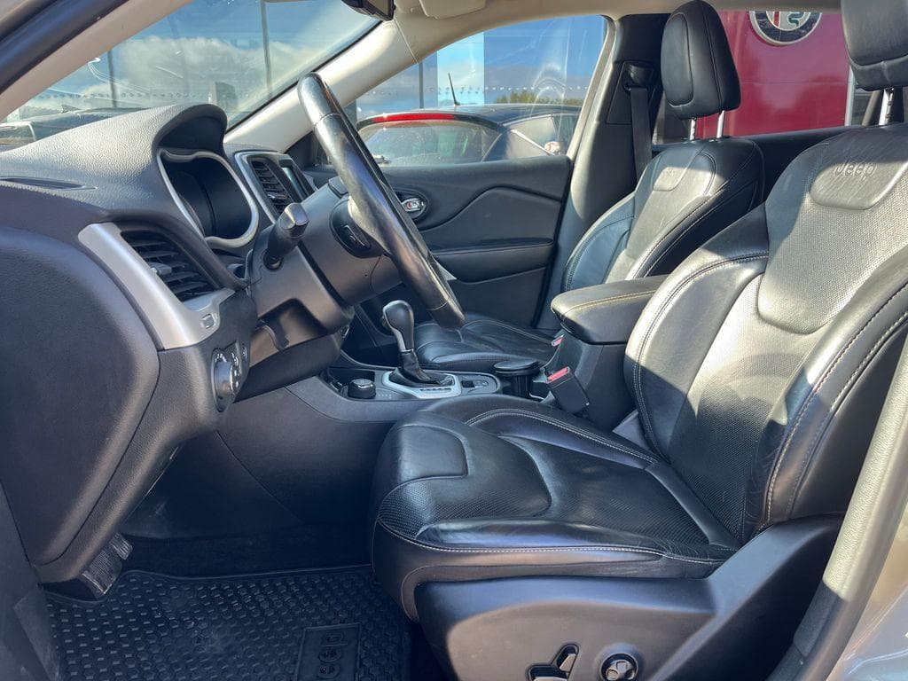 2019 Jeep Cherokee - 6