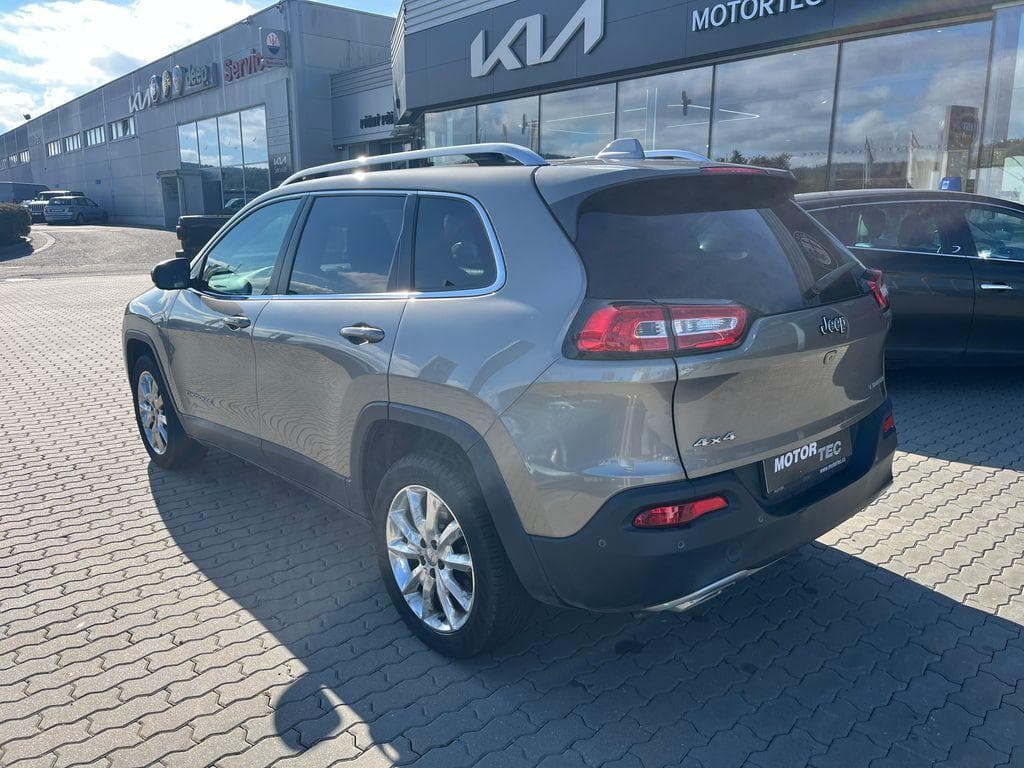 2019 Jeep Cherokee - 4