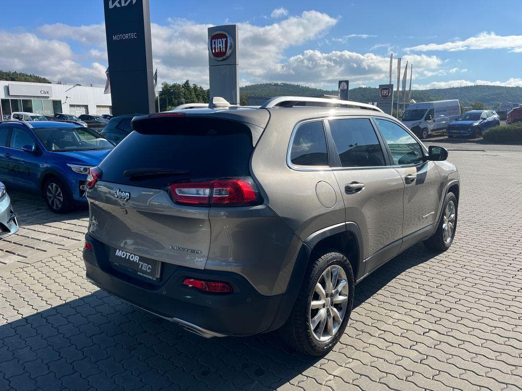 2019 Jeep Cherokee - 3