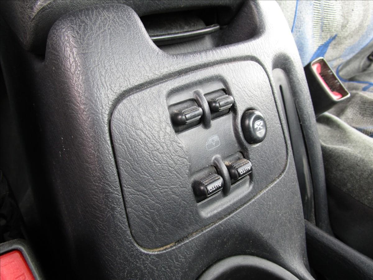 2003 Jeep CHEROKEE - 20