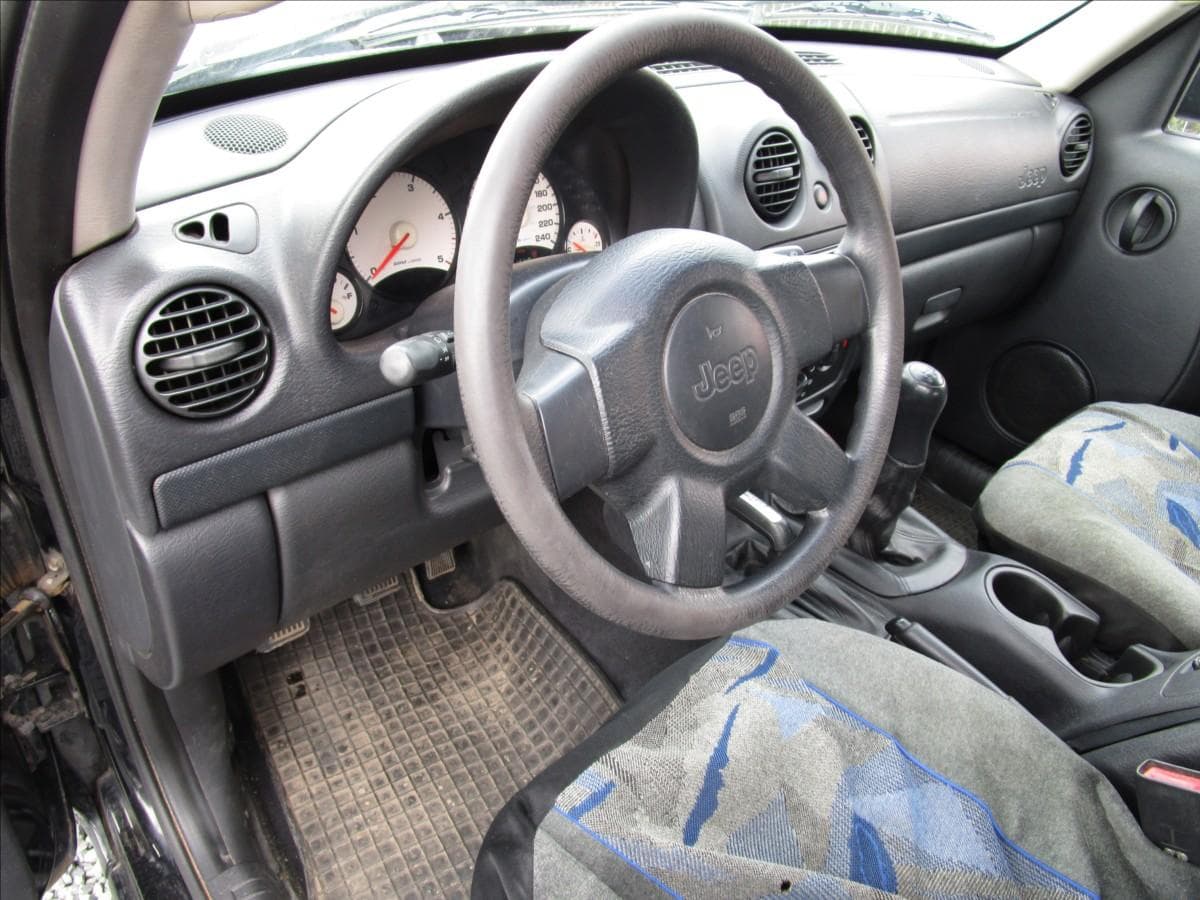 2003 Jeep CHEROKEE - 11