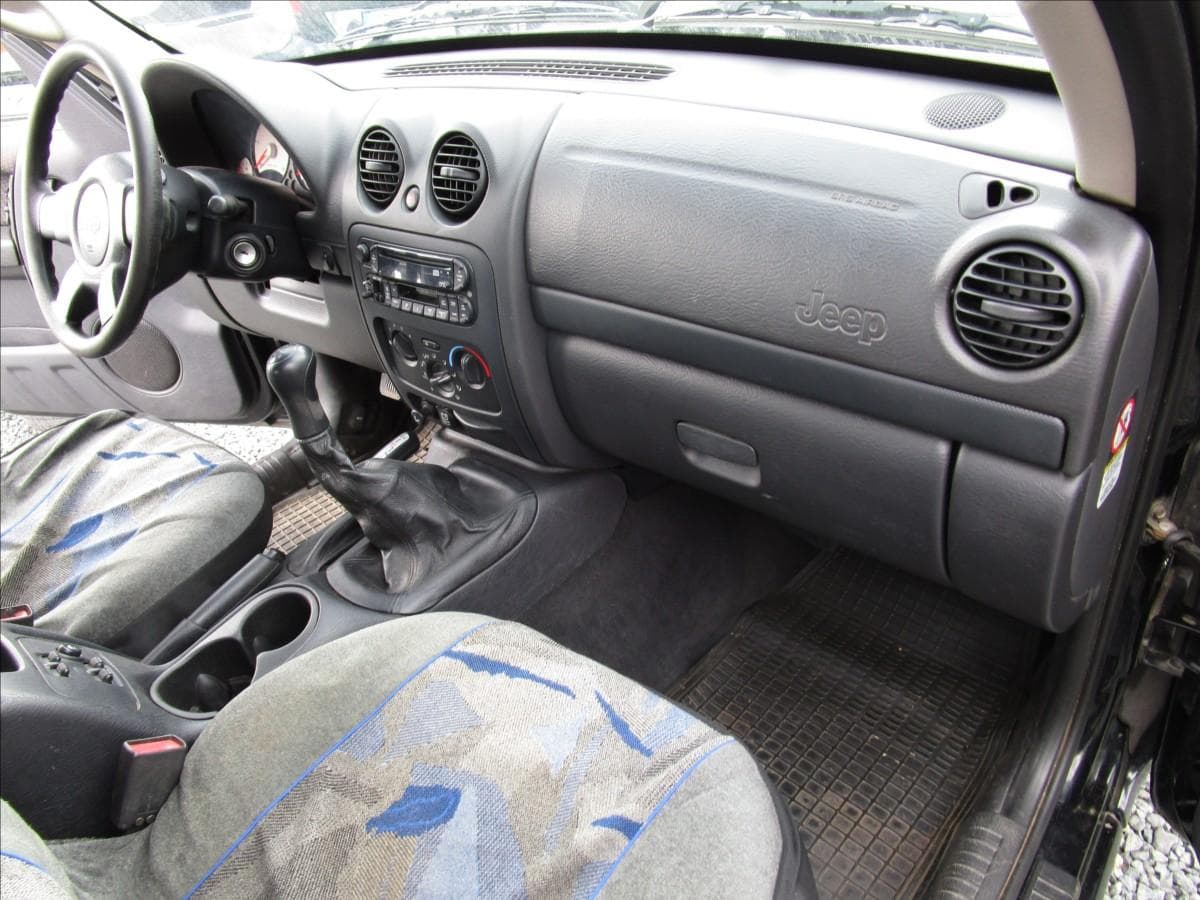 2003 Jeep CHEROKEE - 16