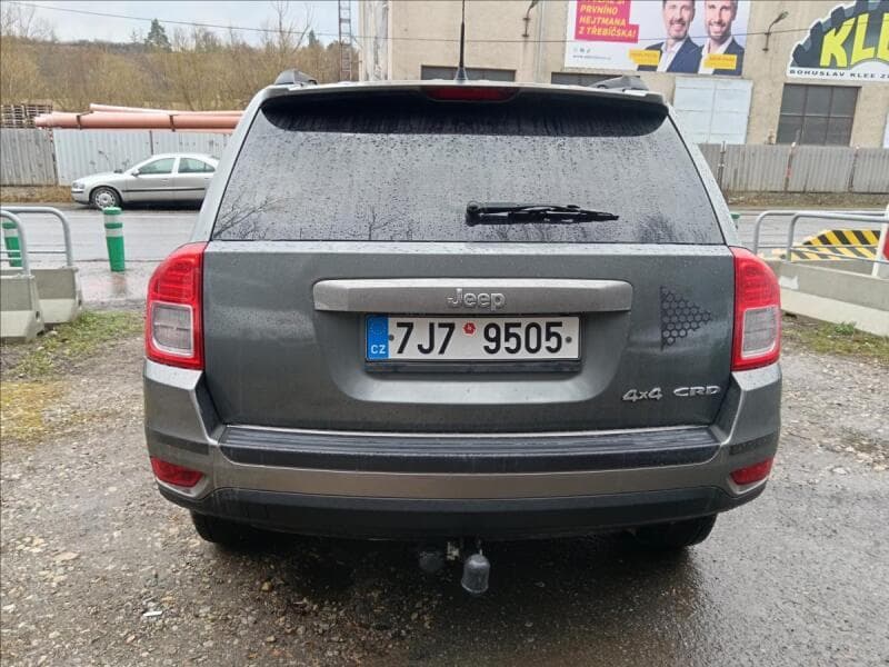 2011 Jeep COMPASS - 10
