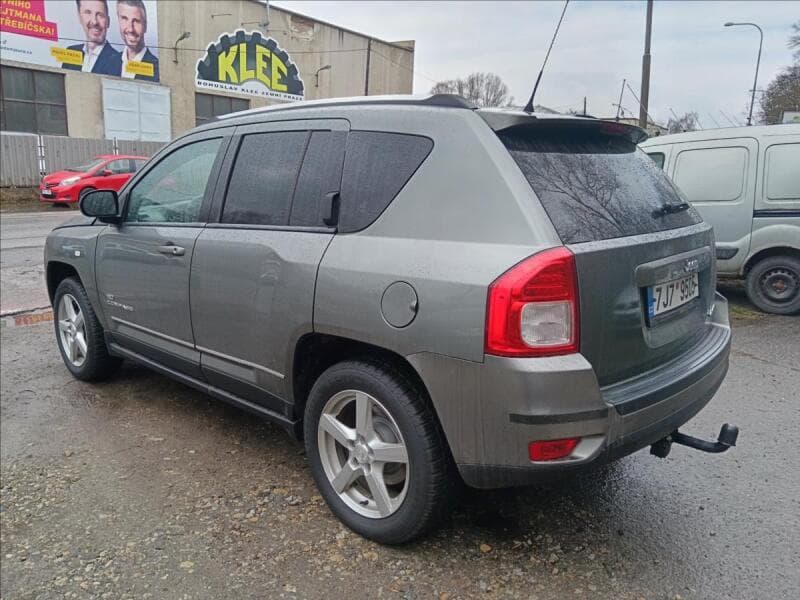2011 Jeep COMPASS - 8