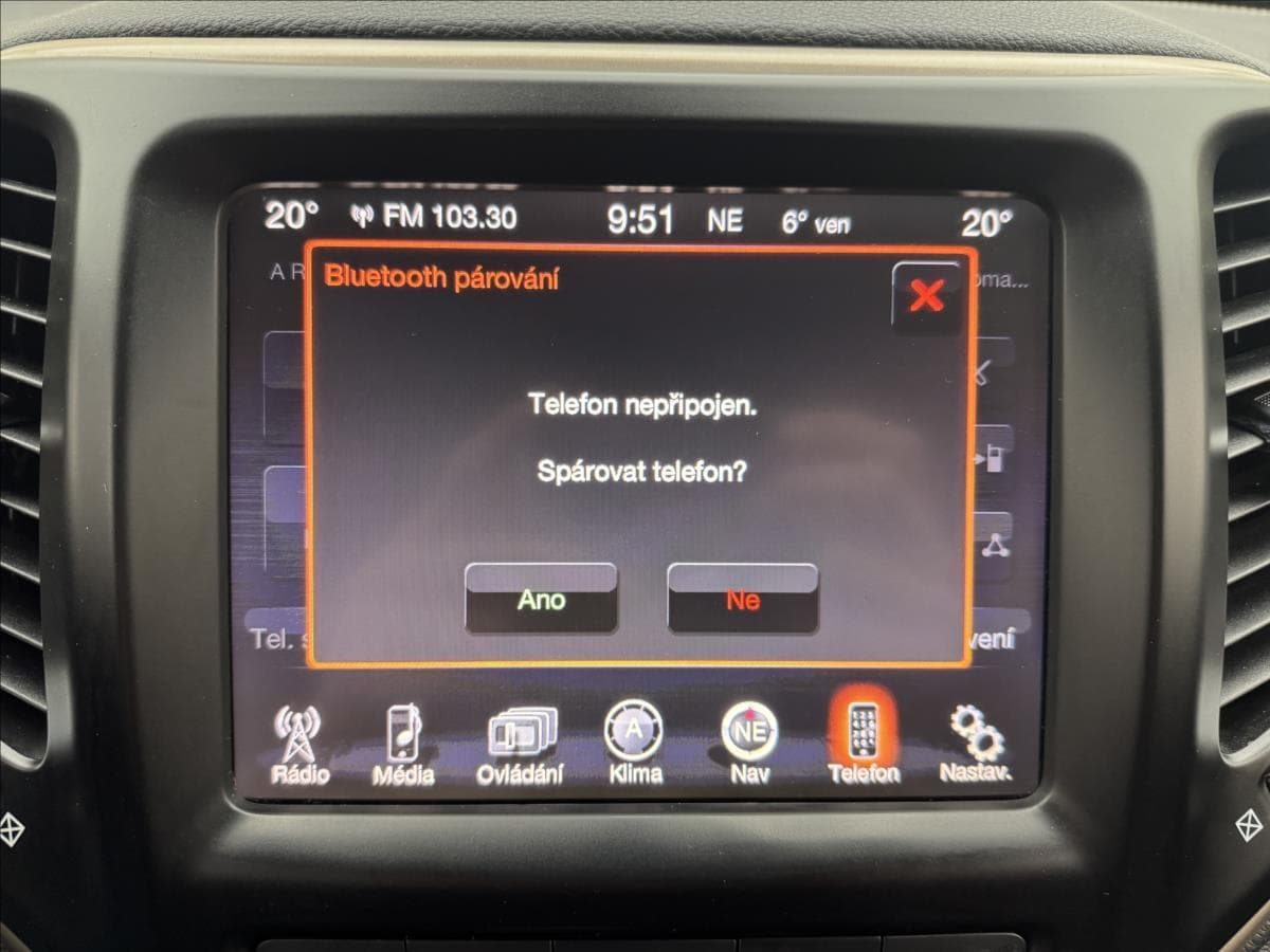2014 Jeep CHEROKEE - 16