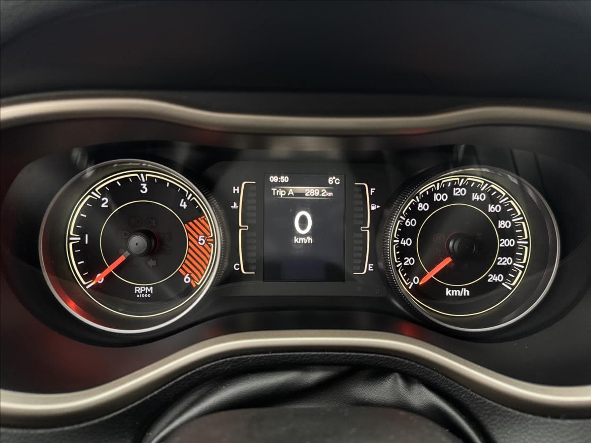 2014 Jeep CHEROKEE - 12
