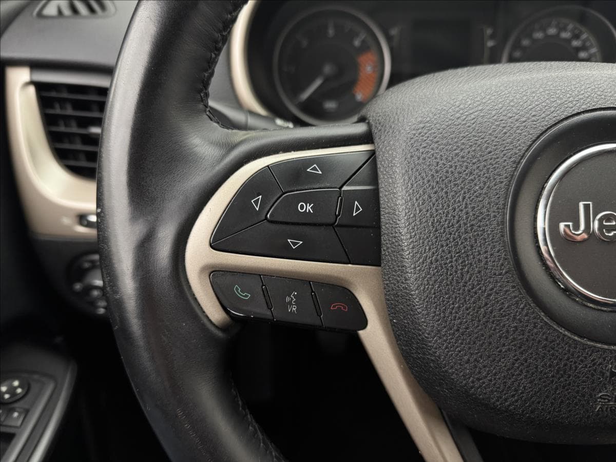 2014 Jeep CHEROKEE - 10