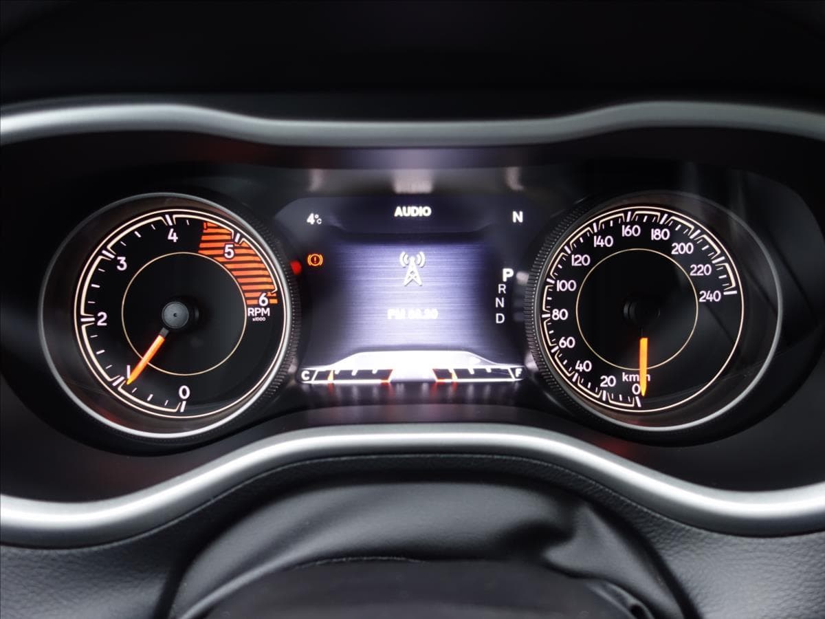 2017 Jeep Cherokee - 33